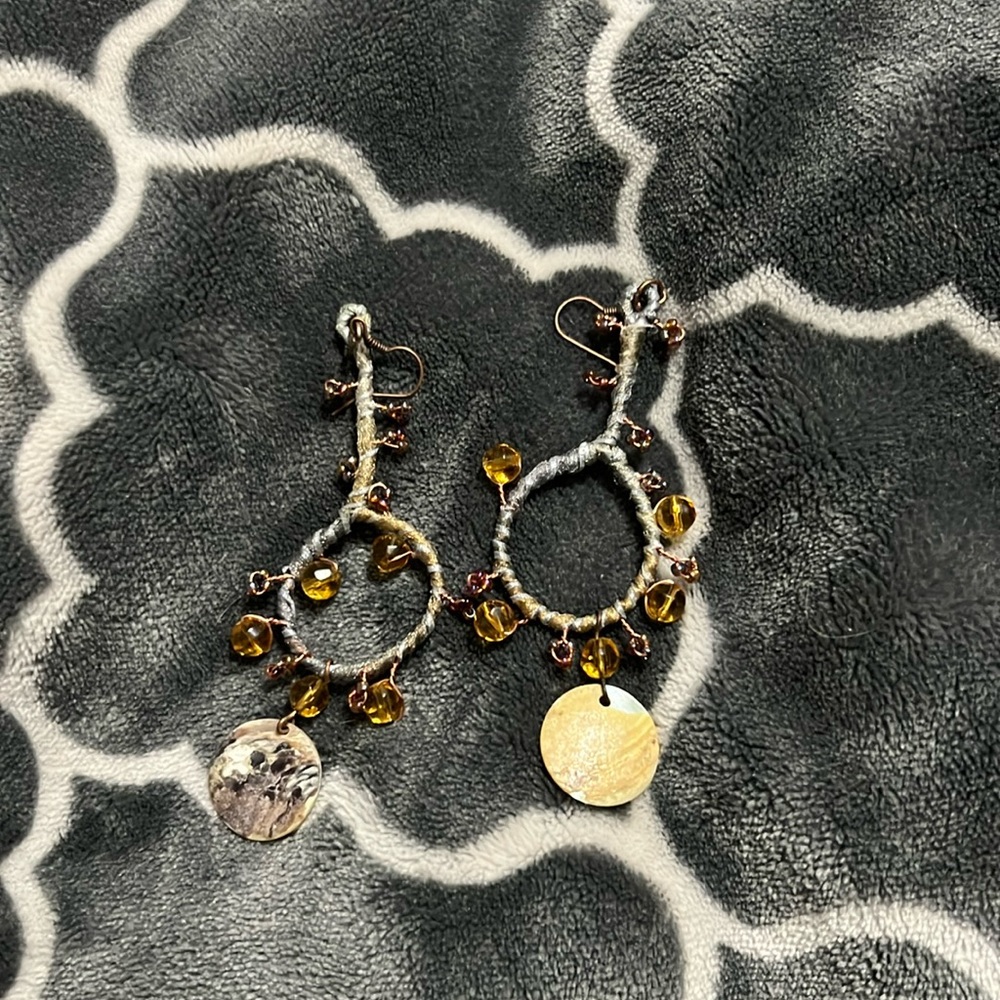 Vine with shell earrings